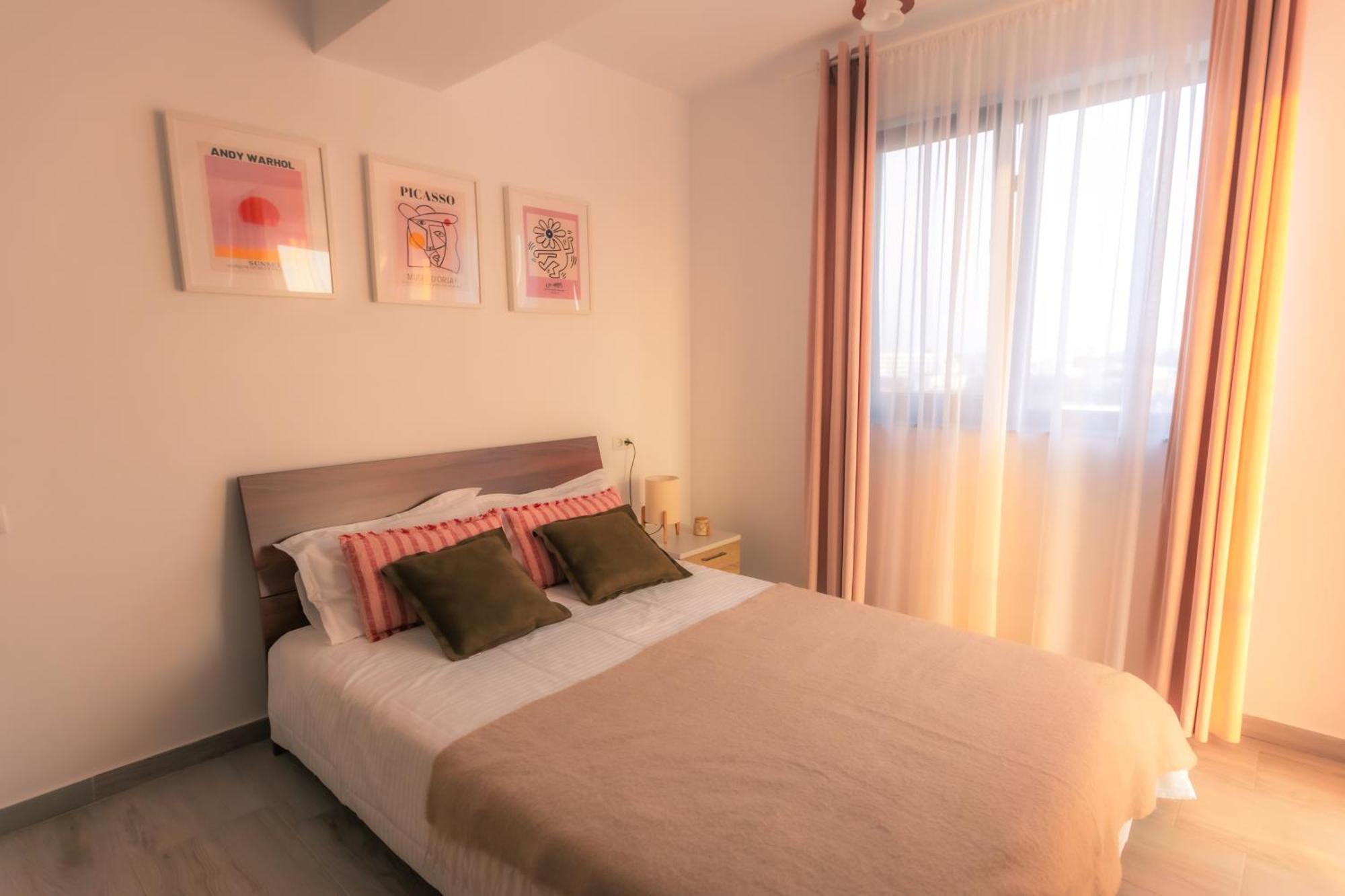 Sunset Apartment - Central Apt With Rooftop Garden Bucureşti Eksteriør bilde